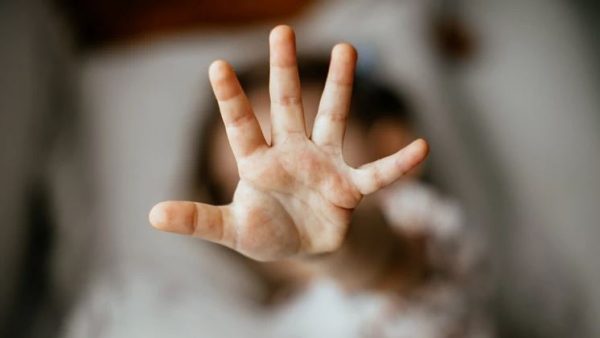 Βόλος: Μητέρα καταγγέλλει ότι επιχείρησαν να αρπάξουν το 20 μηνών μωρό της