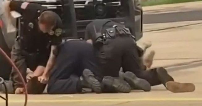 ΗΠΑ: Σε διαθεσιμότητα τρεις αστυνομικοί που ξυλοκόπησαν βάναυσα ύποπτο στο Άρκανσο