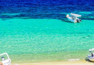 Αμμουλιανή: Το νησάκι της Χαλκιδικής που κάθε μέρα 20πλασιάζει τον πληθυσμό του