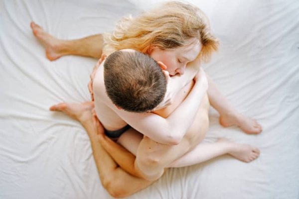 Το άνθος του λωτού: Η στάση στο σεξ που θα σας κάνει να… ριζώσετε στο κρεβάτι