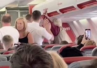 Απίθανες σκηνές σε πτήση προς Ρόδο: Γυναίκα επιτέθηκε σε αεροσυνοδό και ούρησε το κάθισμά της