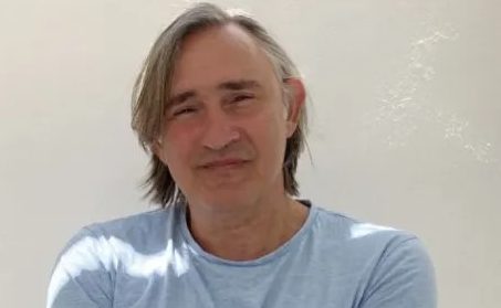 Άκης Σακελλαρίου: «Η μεγαλύτερη θυσία του σημερινού ανθρώπου είναι η θυσία του εαυτού του»