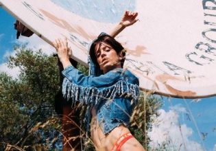 Το κορίτσι και το άλογο – Η Τραϊάνα Ανανία στην πιο σέξι ιππασία που είδατε ποτέ