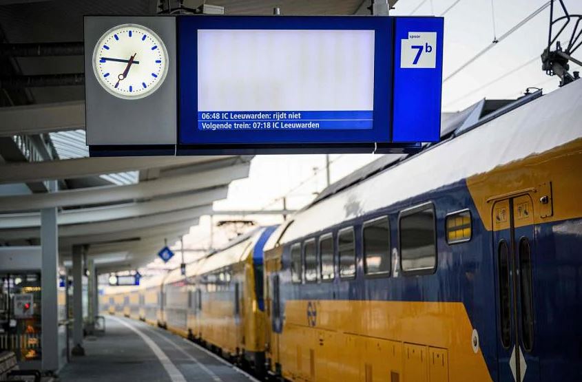 Ολλανδία: Κατεβαίνουν σε απεργία οι εργαζόμενοι στον σιδηρόδρομο