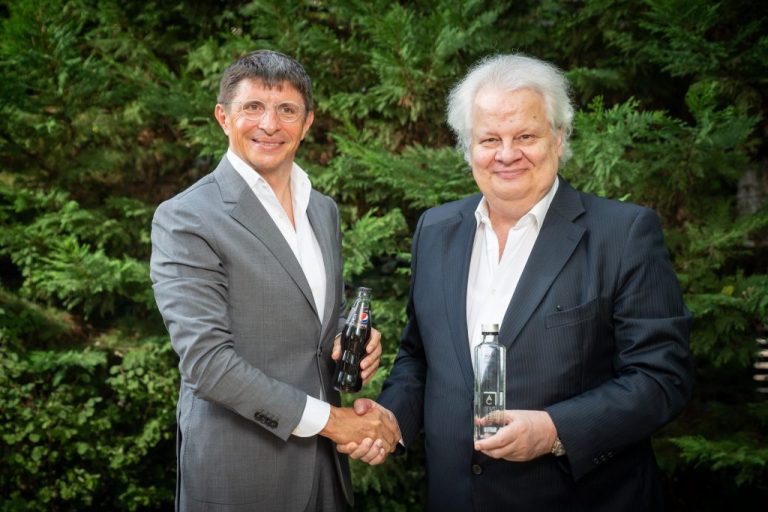 Γιάννης Βάλβης: Ο Ελληνοελβετός επιχειρηματίας και η τριπλέτα των πολυεθνικών  