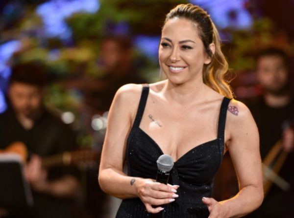 Μελίνα Ασλανίδου: Τα άλλαξε όλα η τραγουδίστρια – Αγνώριστη μετά τις πλαστικές