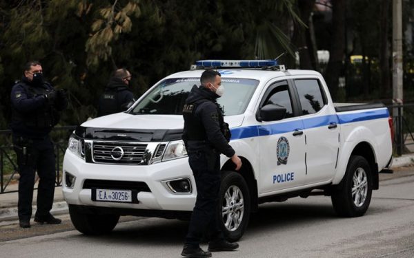 Καβάλα: Αστυνομικός πυροβόλησε και τραυμάτισε δύο μετανάστες – Σχηματίστηκε δικογραφία