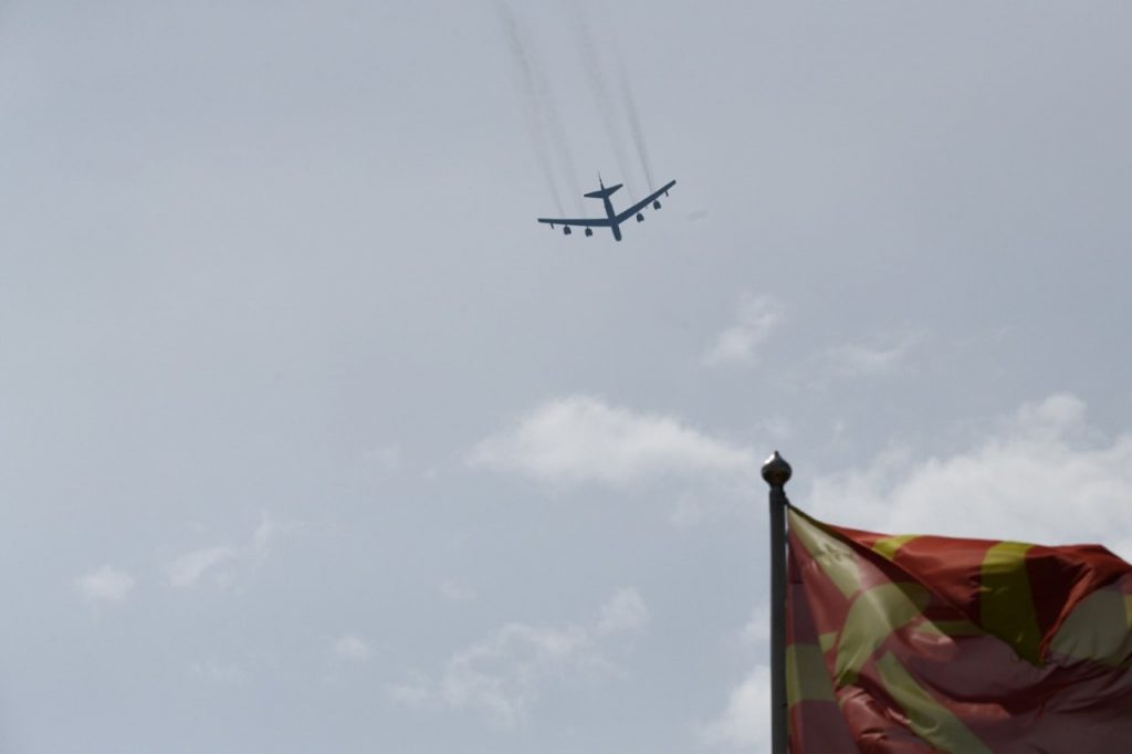 Β. Μακεδονία: Δύο αμερικανικά βομβαρδιστικά Β-52 πέταξαν στον εναέριο χώρο της (εικόνες)