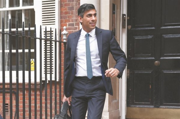 Βρετανία: Είναι ακόμα νωρίς, λέει ο Ρίσι Σουνάκ για τη μάχη διαδοχής του Μπόρις Τζόνσον