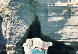 Μήλος: Ενα σεληνιακό τοπίο στις Κυκλάδες