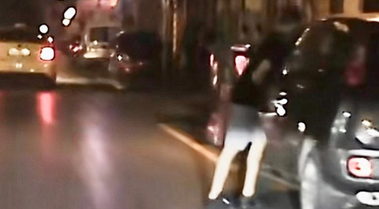 Βίντεο: Η στιγμή που διαρρήκτης πάει να κλέψει ΙΧ έξω από τη Βαρβάκειο