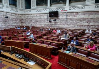 Υποκλοπές: Eπίθεση ΠΑΣΟΚ σε Μητσοτάκη – «Σήμερα έπεσε και το τελευταίο φύλλο συκής»