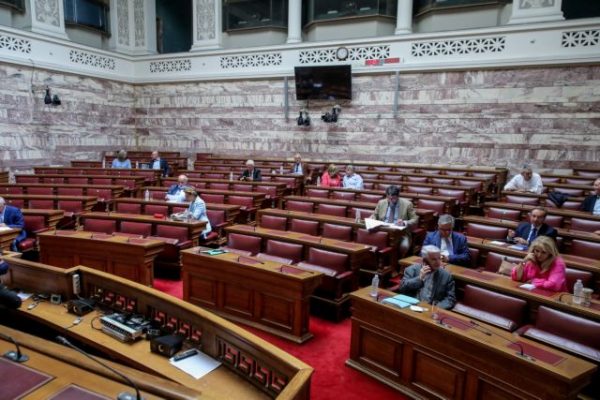 Υποκλοπές: Eπίθεση ΠΑΣΟΚ σε Μητσοτάκη – «Σήμερα έπεσε και το τελευταίο φύλλο συκής»