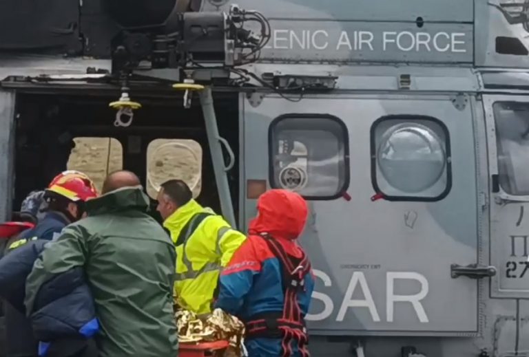 Δράμα: Πώς συνέβη η τραγωδία με τον νεκρό αθλητή από κεραυνό – Η στιγμή που ελικόπτερο παραλαμβάνει τον τραυματία