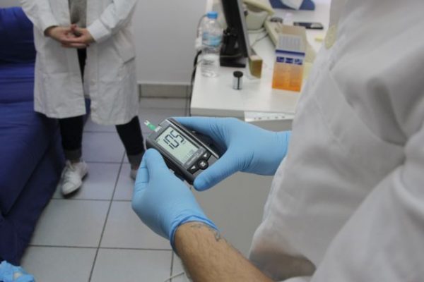 ΕΟΠΥΥ: Μειώνει τις αποζημιώσεις στα αναλώσιμα υψηλής τεχνολογίας των διαβητικών – Σφοδρές αντιδράσεις