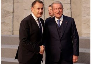 Γιατί τόσο απαράδεκτη ανοχή στον συκοφάντη και υβριστή Ακάρ;