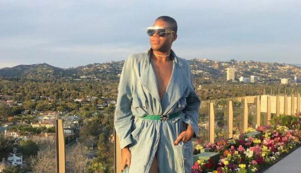 Ο γιος του Μάτζικ Τζόνσον έκλεψε τις εντυπώσεις στη Μύκονο με ψηλοτάκουνα και μπικίνι