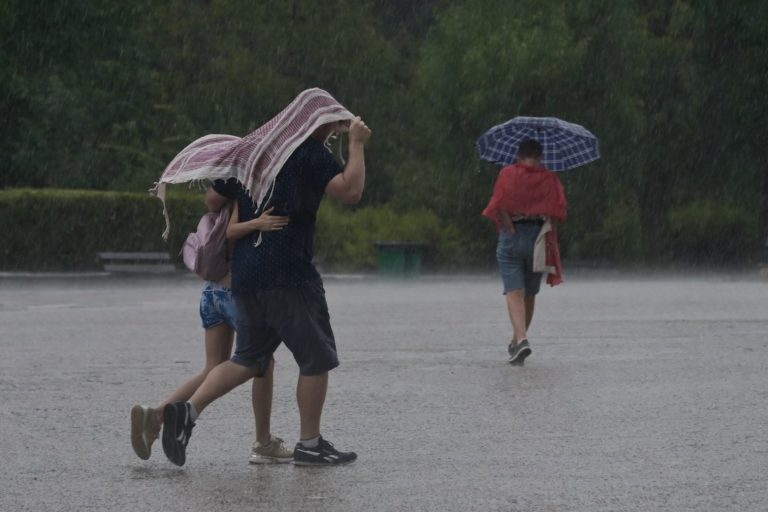 Κακοκαιρία: Οι μπόρες στην Αττική την Παρασκευή από τις κάμερες του Αστεροσκοπείου