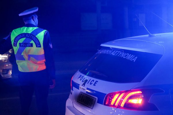 Οι «Αδιάφθοροι» έκαναν έφοδο σε σπίτι αξιωματικού της Αστυνομίας σε νησί των Κυκλάδων