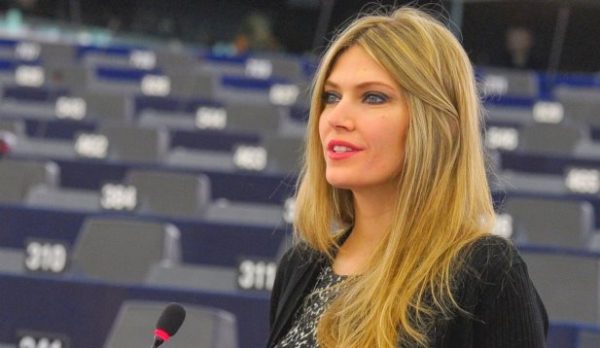 Εύα Καϊλή στο in: Το Σύνταγμα προστατεύει το απόρρητο των τηλεπικοινωνιών κάθε Ελληνα πολίτη