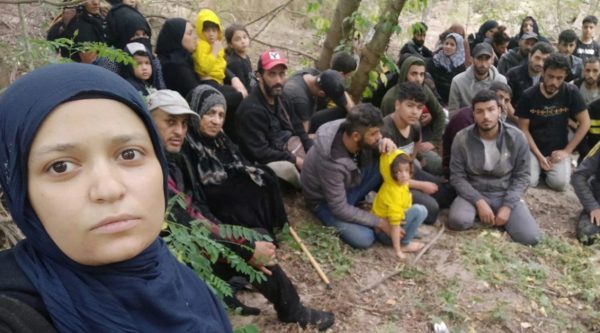 Έβρος: Γυναίκα πρόσφυγας αποκαλύπτει – Οι Τούρκοι μας έσπρωξαν σε δύο νησιά