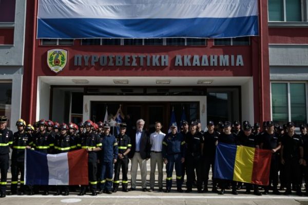 Στην Ελλάδα οι Γάλλοι πυροσβέστες – Στυλιανίδης: Η παρουσία σας αποδεικνύει ότι η ευρωπαϊκή αλληλεγγύη λειτουργεί στην πράξη