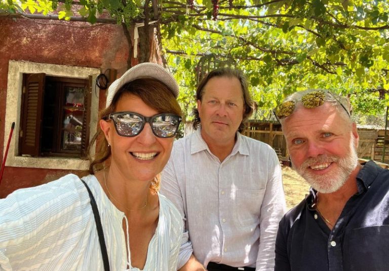 Γάμος αλά ελληνικά 3: Η Νία Βαρντάλος μας δίνει μια γεύση από τα γυρίσματα – Το μήνυμα που στέλνει