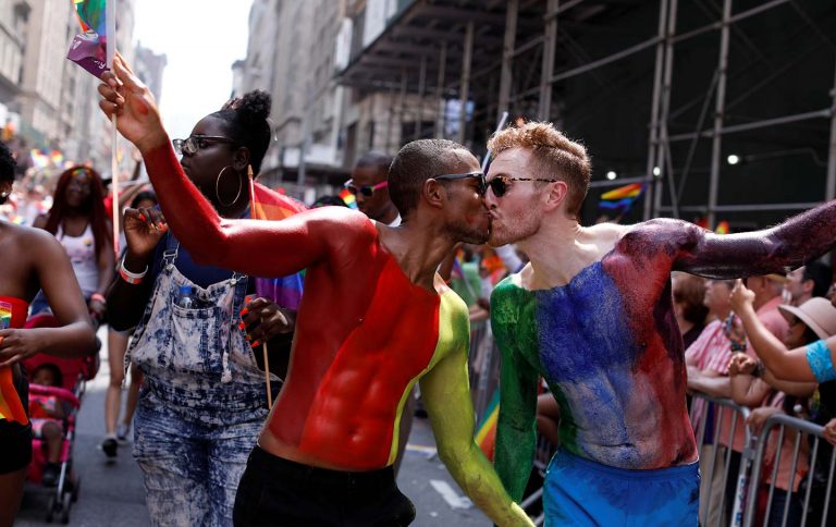 Ομοφοβικό και προσβλητικό το σημερινό εξώφυλλο της Espresso