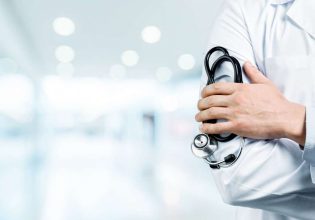 Πάτρα: Καταγγελία για χειρουργό που αρνήθηκε να εξετάσει ανήλικη ασθενή – Κινδύνευσε η ζωή της