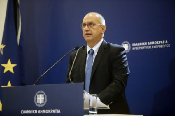 Δείτε live την ενημέρωση από τον Γ. Οικονόμου