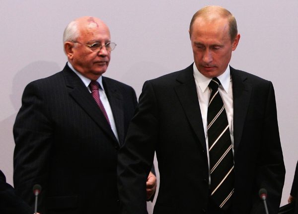 Πούτιν: Εκφράζει τα «βαθιά συλλυπητήριά» του για τον θάνατο του Μιχαήλ Γκορμπατσόφ