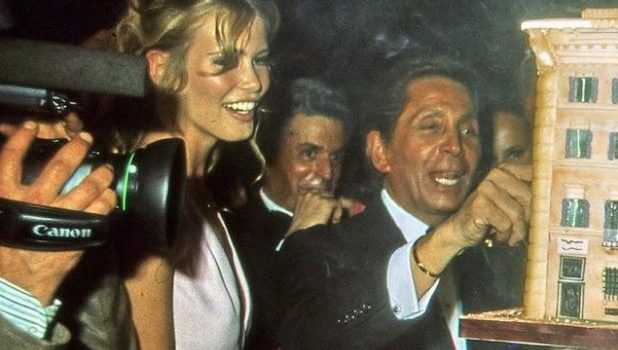 Claudia Schiffer rivela com’era davvero la vita da top model negli anni ’90