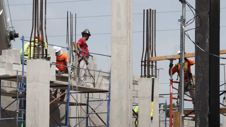 ΗΠΑ: οι Δημοκρατικοί πληρώνουν τη δυσαρέσκεια της εργατικής τάξης