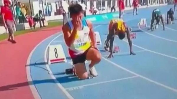 Εχει προκαλέσει σάλο: Αθλητής έκανε τον σταυρό του στους Ισλαμικούς Αγώνες (βίντεο)