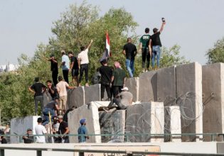 Ιράκ: Αιματηρές συγκρούσεις με τη χώρα να βρίσκεται ένα βήμα πριν το πολιτικό αδιέξοδο