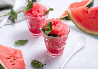 Δροσερό σορμπέ καρπούζι με 3 υλικά και χωρίς παγωτομηχανή