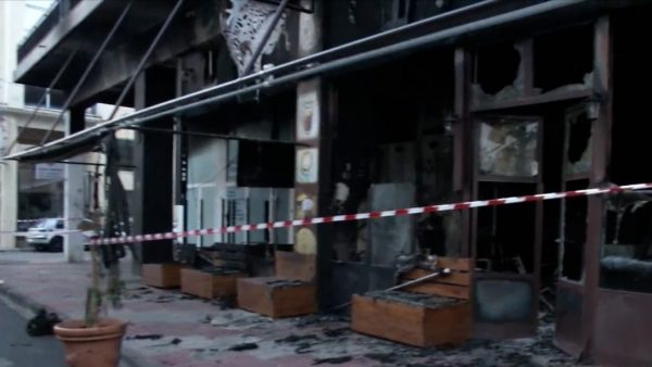 Φωτιά σε καφετέρια στο Περιστέρι – Καταστράφηκε ολοσχερώς