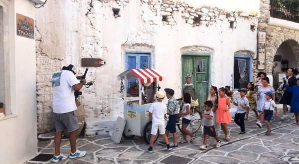 Νάξος: Εδωσαν κλώτσο να γυρίσει και ζωντάνεψαν το χωριό τους