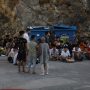 Κύθηρα: Δίπλα στους πρόσφυγες κάτοικοι του νησιού – Ποιος είπε ότι χάθηκε η αλληλεγγύη