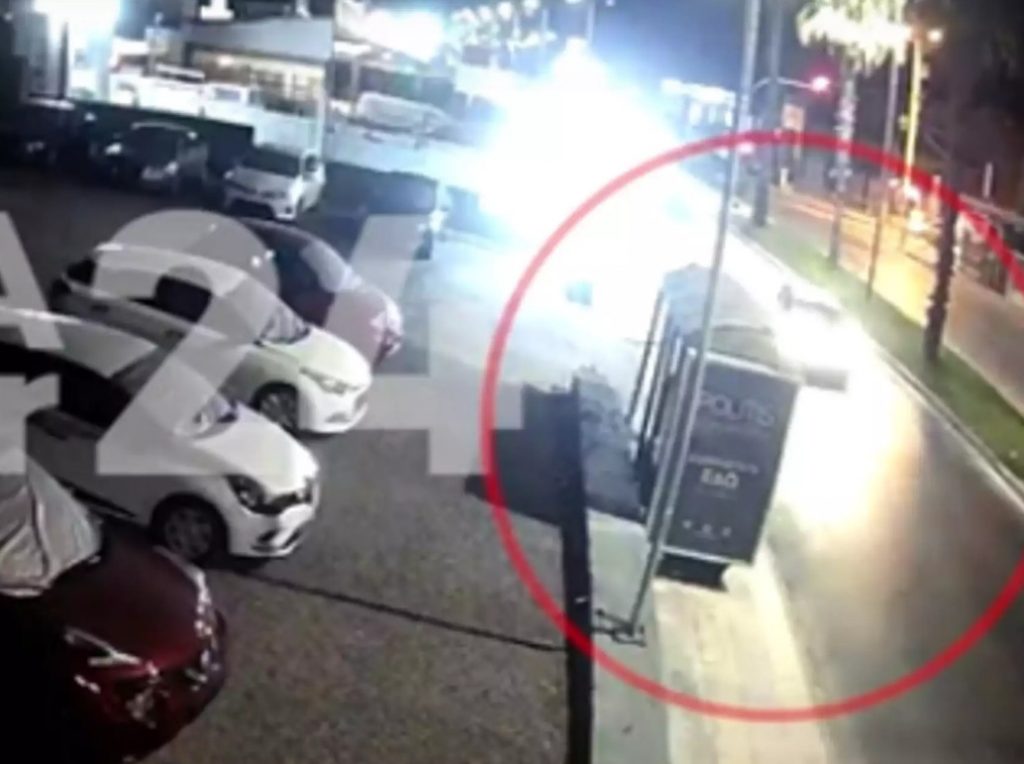 Ηράκλειο: Βίντεο ντοκουμέντο με την «τρελή» πορεία του αυτοκινήτου