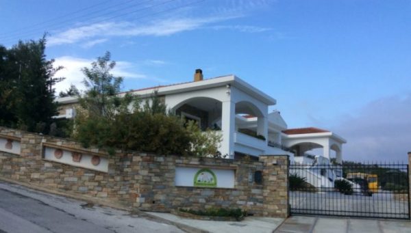 Κιβωτός του Κόσμου: Καταγγελία εργαζομένου για ξυλοδαρμό ανηλίκων και απόλυση – Τι απαντά η δομή του Βόλου