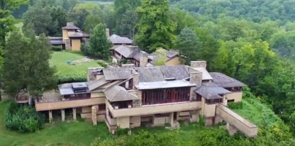 Η σφαγή στο «Love Cottage» του Φρανκ Λόιντ Ράιτ – στοίχισε τη ζωή στην ερωμένη του και σε άλλους έξι