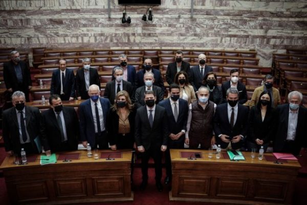 ΠΑΣΟΚ: Παρέμβαση Τασούλα και παραπομπή του Αθανασίου στα αρμόδια όργανα της Βουλής