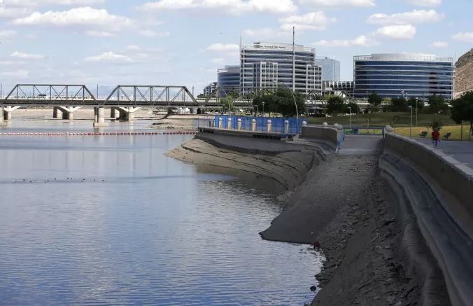 Κολοράντο: Τα νερά λίμνης υποχωρούν ξεβράζοντας ανθρώπινα οστά