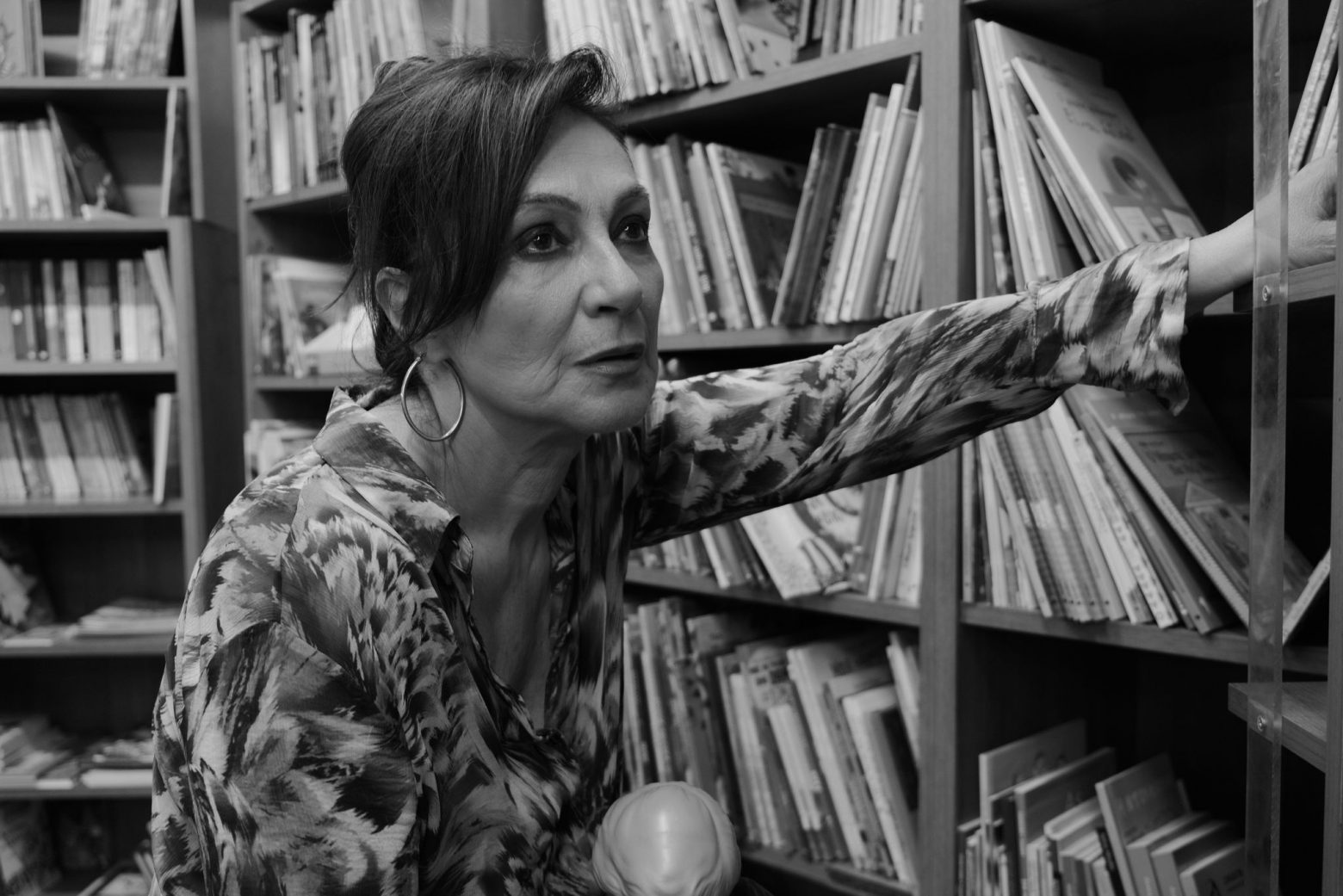 Η Ρούλα Πατεράκη σκηνοθετεί τη Δήμητρα Χατούπη και τη Φιλαρέτη Κομνηνού