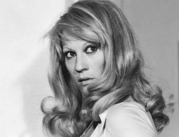 Ζωή Λάσκαρη: Πέντε χρόνια χωρίς τη σπουδαία ηθοποιό – Σπάνιες φωτογραφίες από τη ζωή της