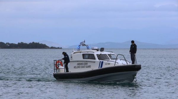 Ζάκυνθος: Επιχείρηση διάσωσης μεταναστών στα ανοιχτά του νησιού