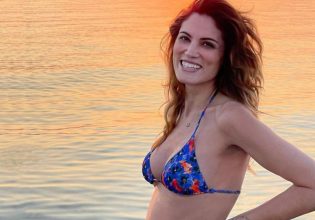 Μαίρη Συνατσάκη: Φωτογραφίζεται με φουσκωμένη κοιλίτσα και λάμπει από χαρά