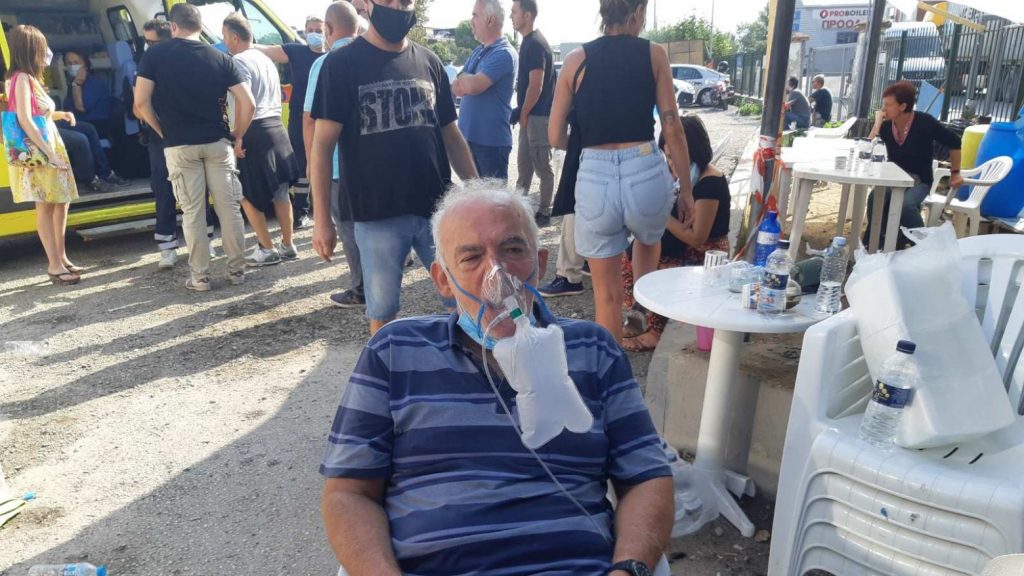 Θεσσαλονίκη: Ένταση στην απεργία στην «Μαλαματίνα» – Χημικά και τραυματίες, ανάμεσα τους βουλευτές