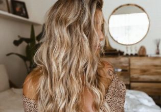 Beach waves: Το πιο καλοκαιρινό λουκ στα μαλλιά και πώς να το πετύχετε